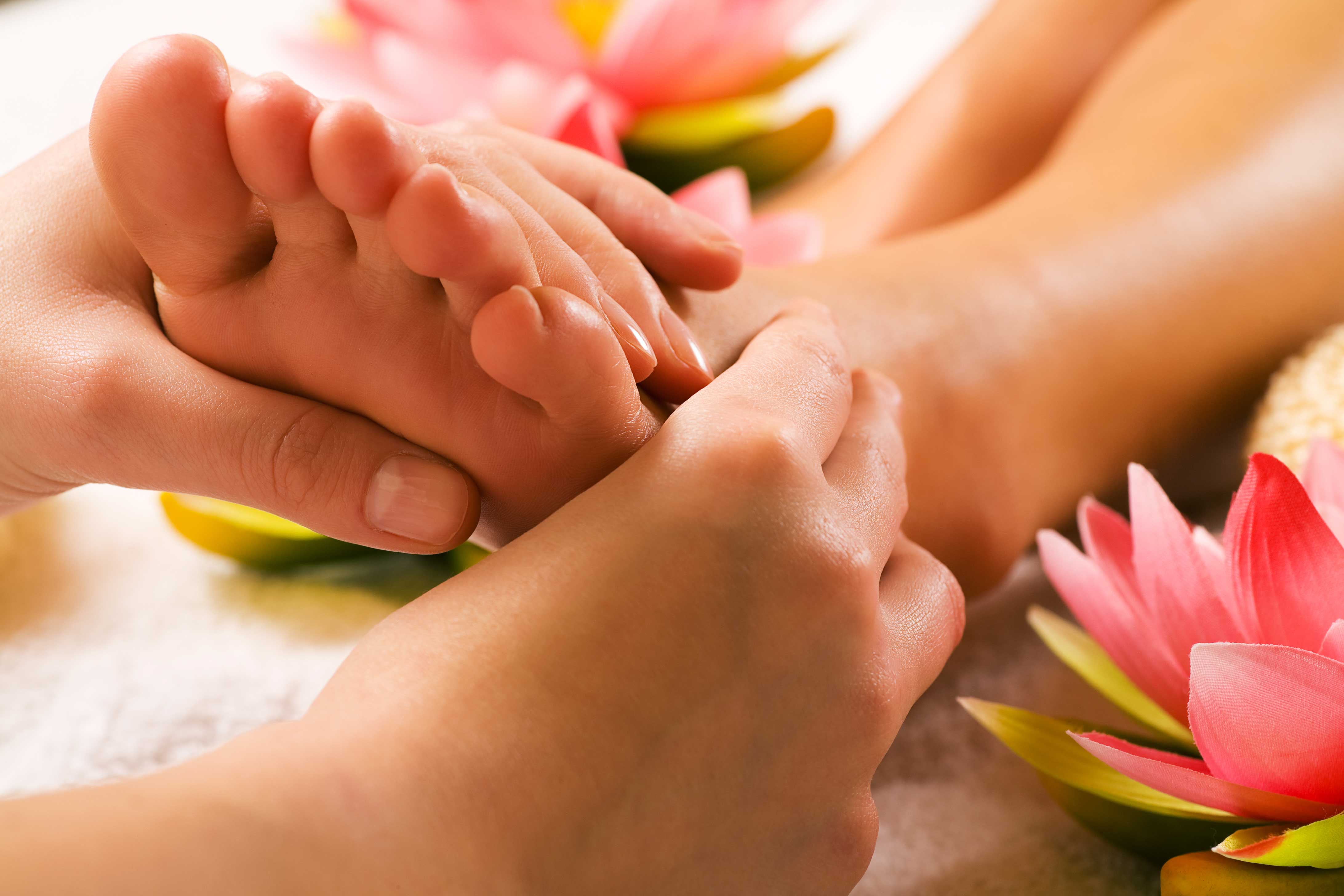Reflexología. ¿Cómo hacer un buen masaje en los pies? - Plantillas Coimbra